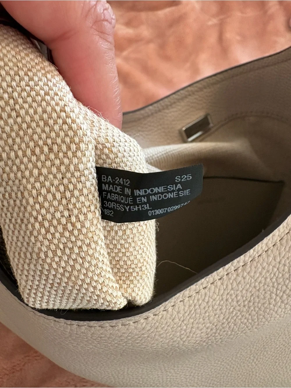 NWT Michael Kors Nolita Large Pebbled Leather Hobo Bag Light Sand